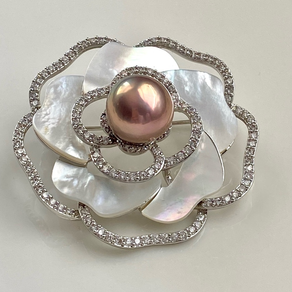 P240-Handmade Metallic Edison Pearl And Mother-of-Pearl Flower Brooch/Pendant - Picture 7 of 11